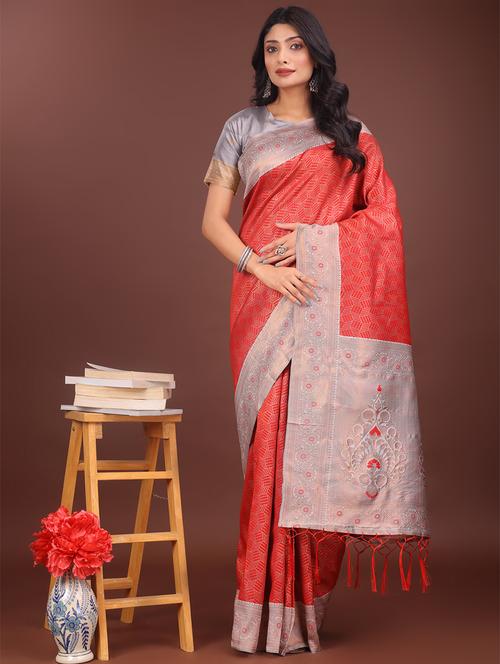 women self design bordered saree with blouse - 21911581 - Standard Image - 0