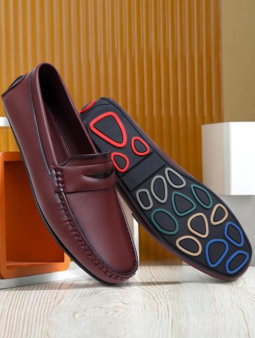men maroon solid slip on loafer - 21911732 - Standard Image - 0