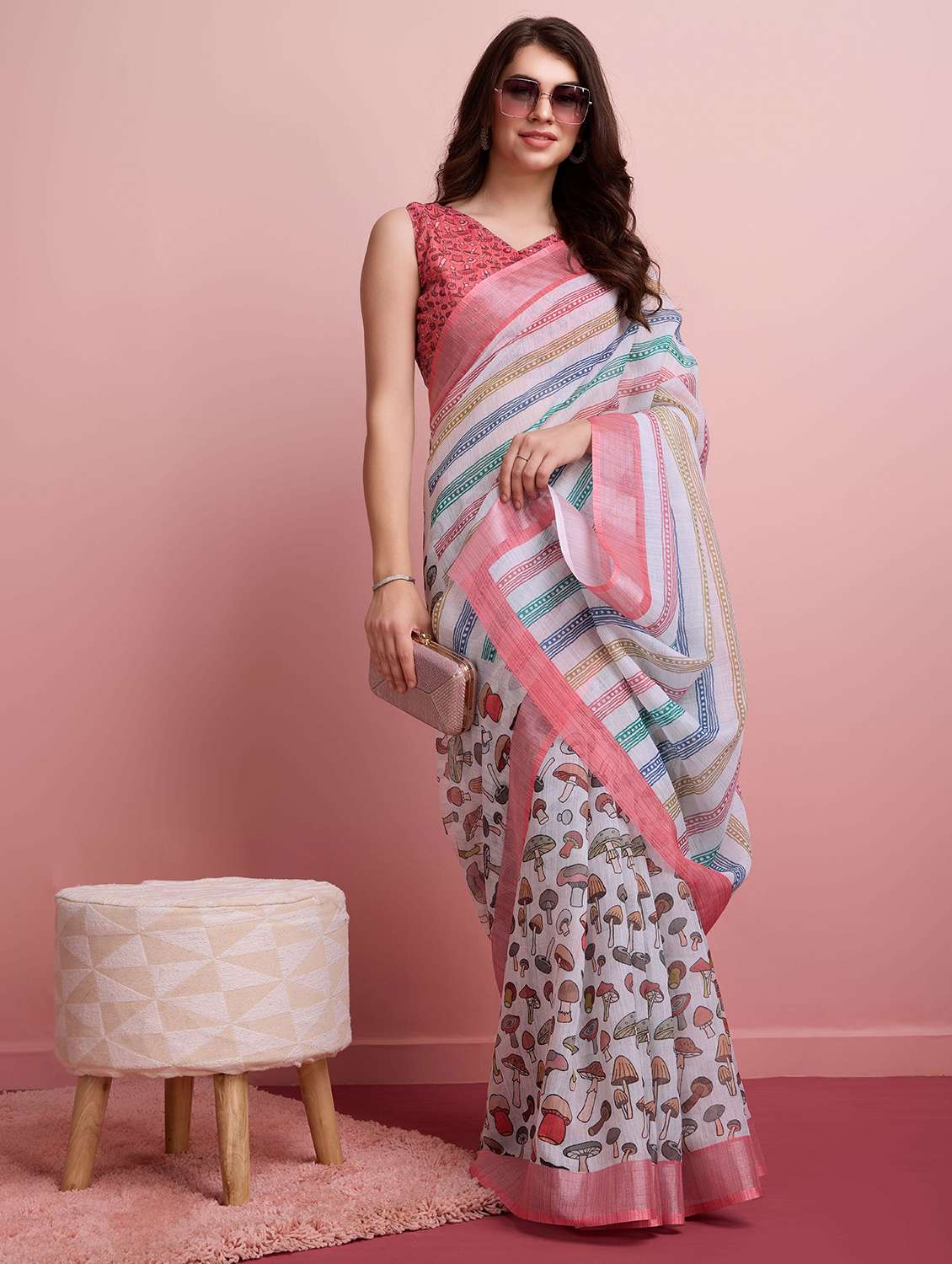 women printed casual wear saree with blouse - 21911855 - Zoom Image - 0