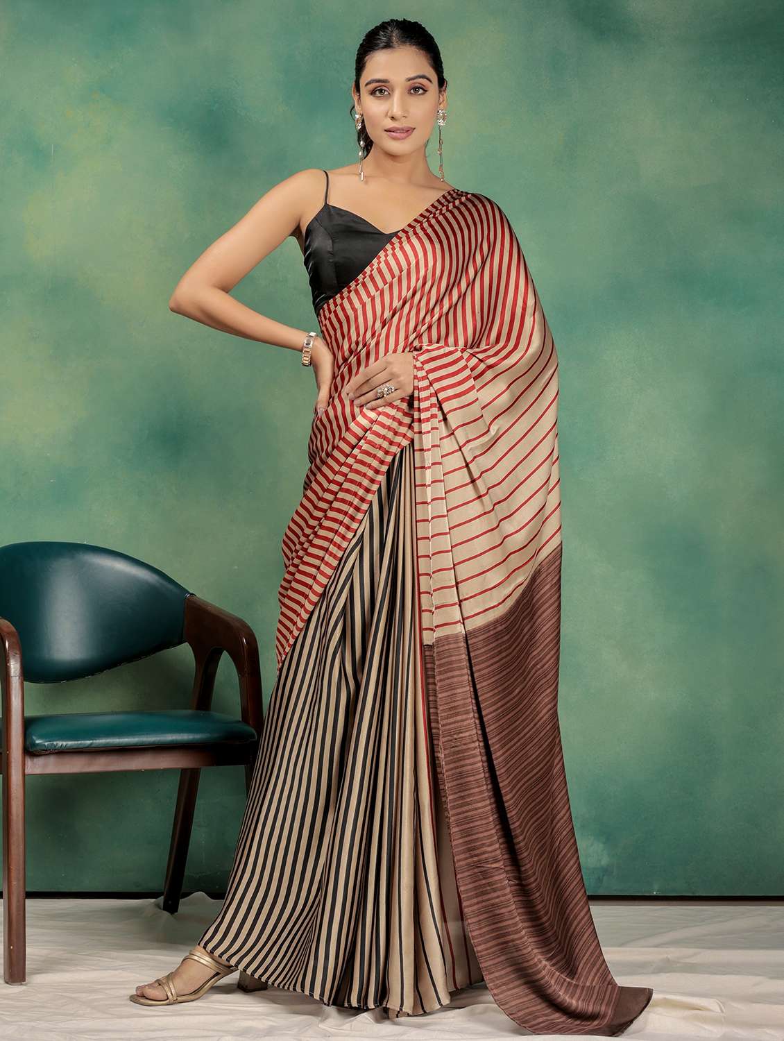 women printed casual wear saree with blouse