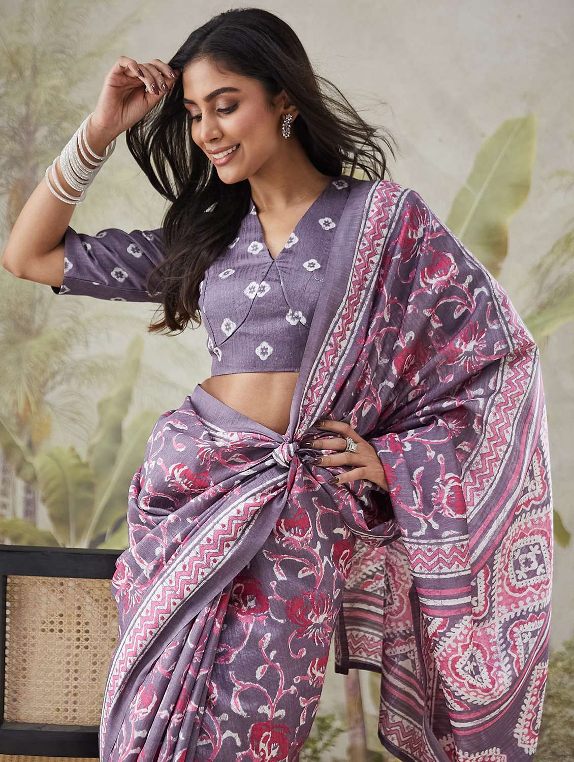 women printed casual wear saree with blouse - 21912327 -  Standard Image - 4