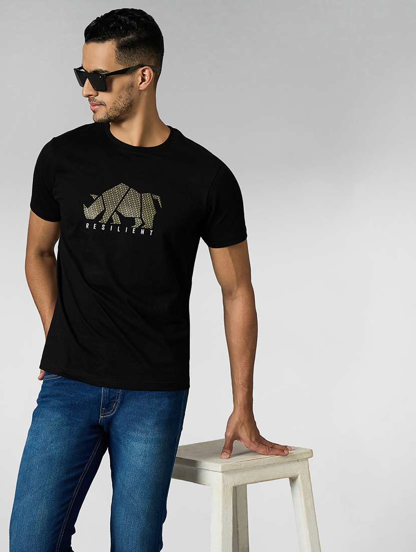 men chest print round neck regular fit t-shirt