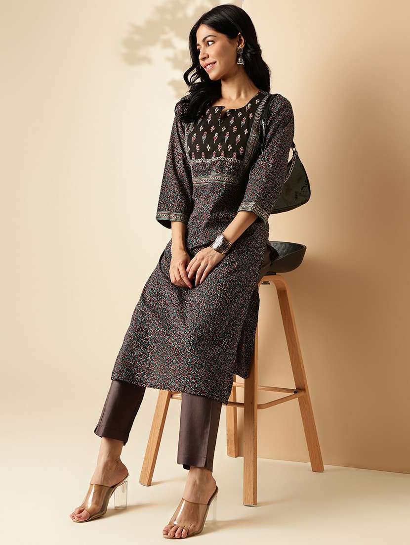 women printed three quarter sleeve straight kurta