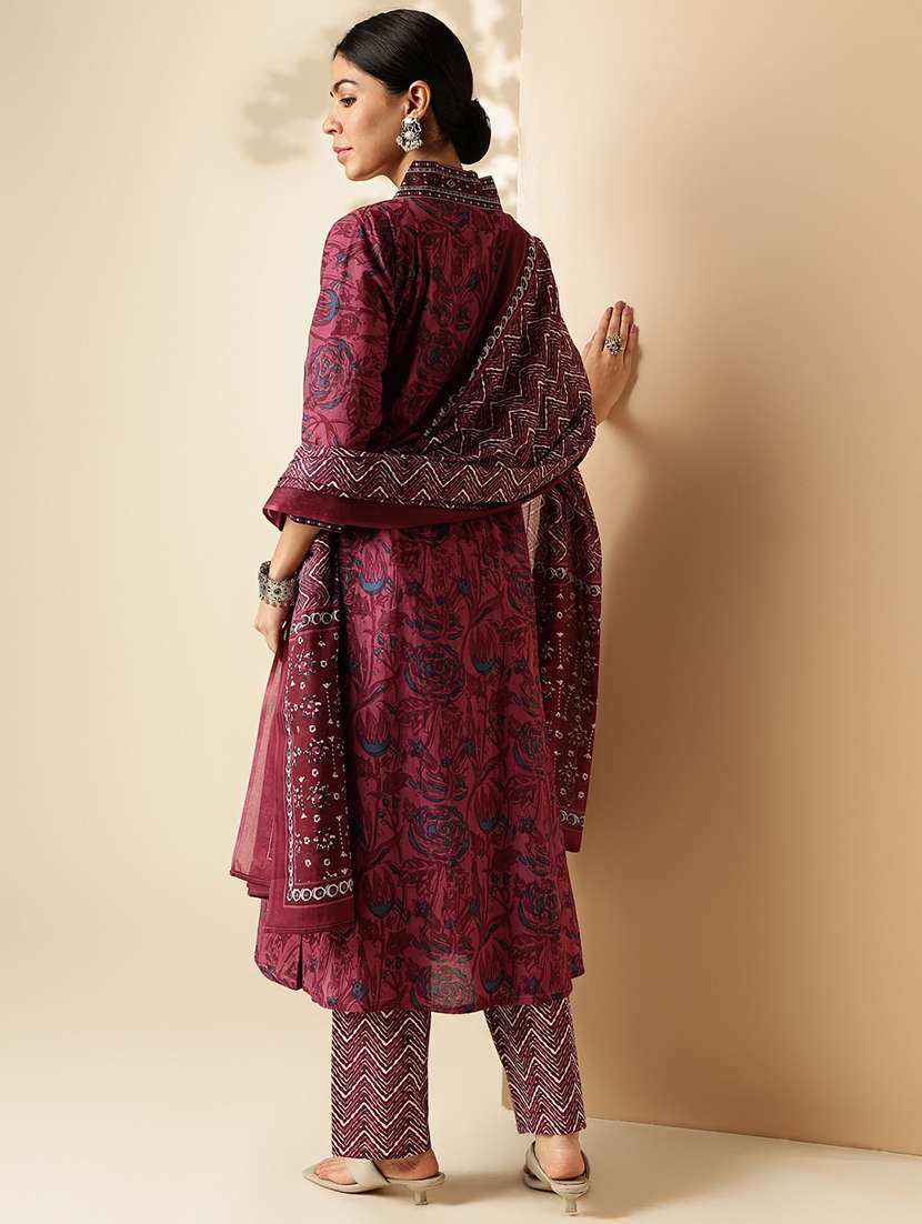 women three quarter sleeve kurta palazzo with dupatta set - 21913219 - Standard Image - 4