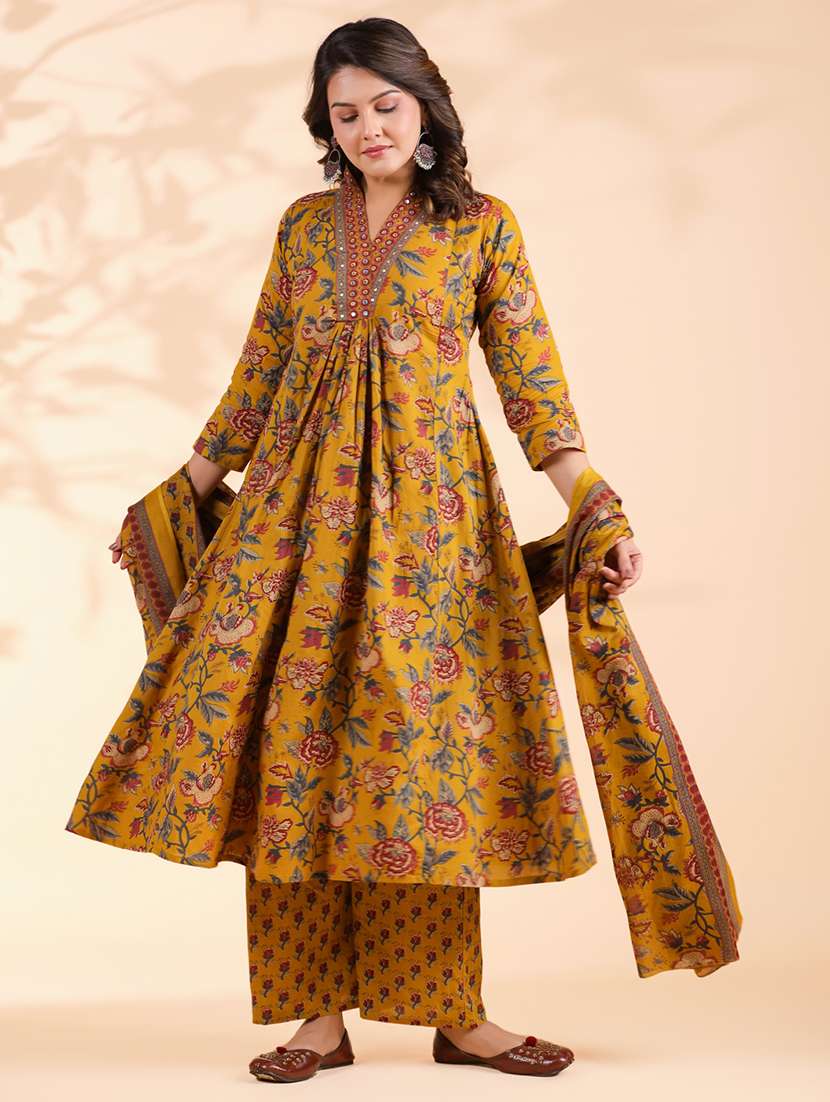 women three quarter sleeve kurta palazzo with dupatta set - 21913224 - Standard Image - 6