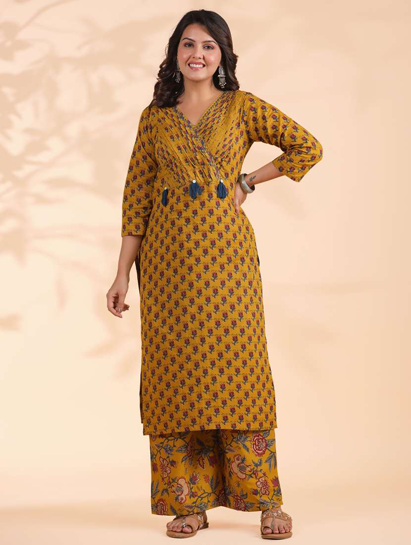 women three quarter sleeve kurta palazzo with dupatta set - 21913230 - Standard Image - 1