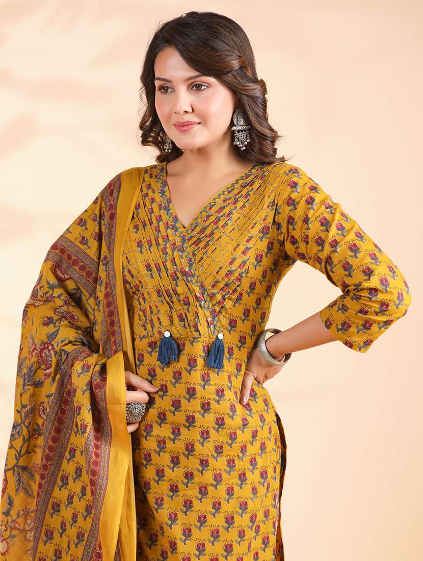 women three quarter sleeve kurta palazzo with dupatta set - 21913230 - Standard Image - 6