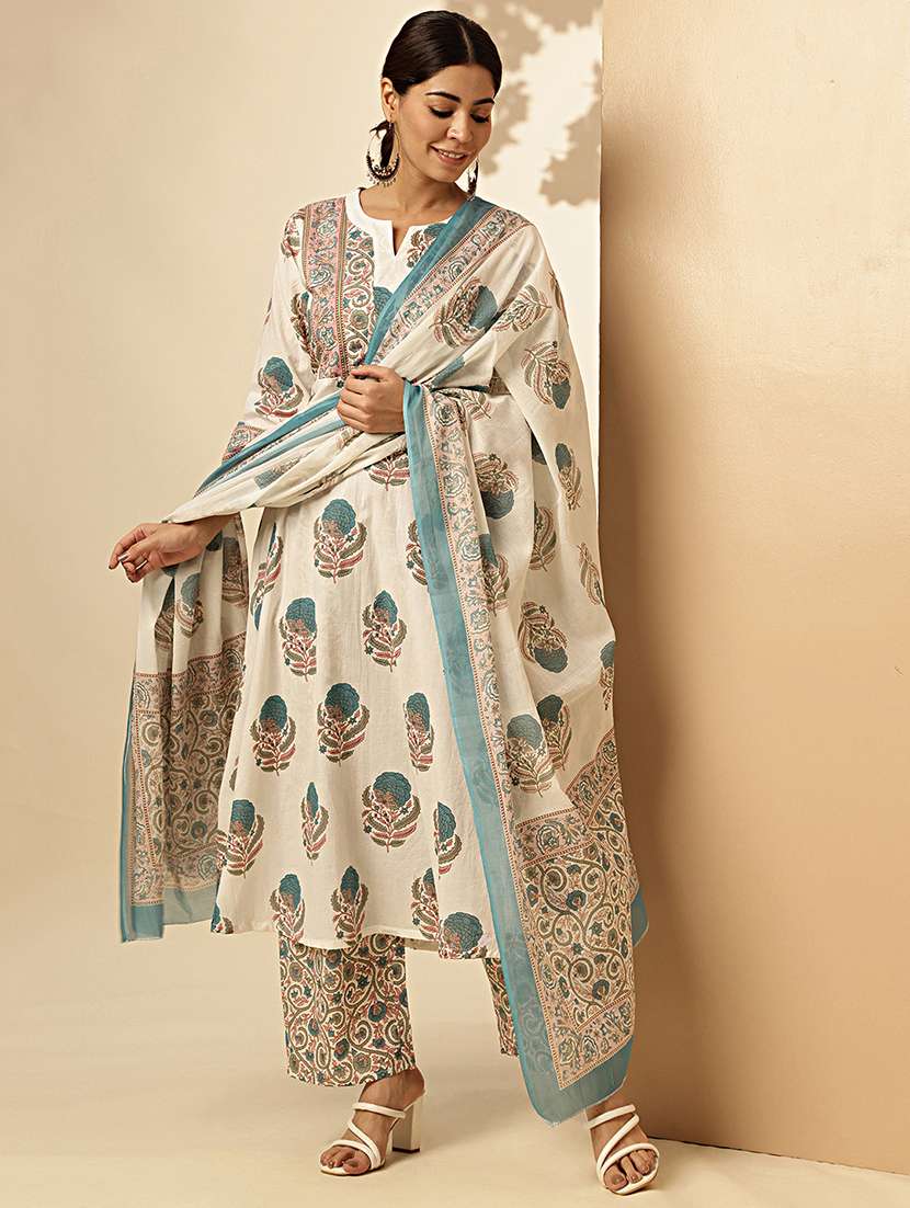 women three quarter sleeve kurta palazzo set - 21913245 -  Standard Image - 1