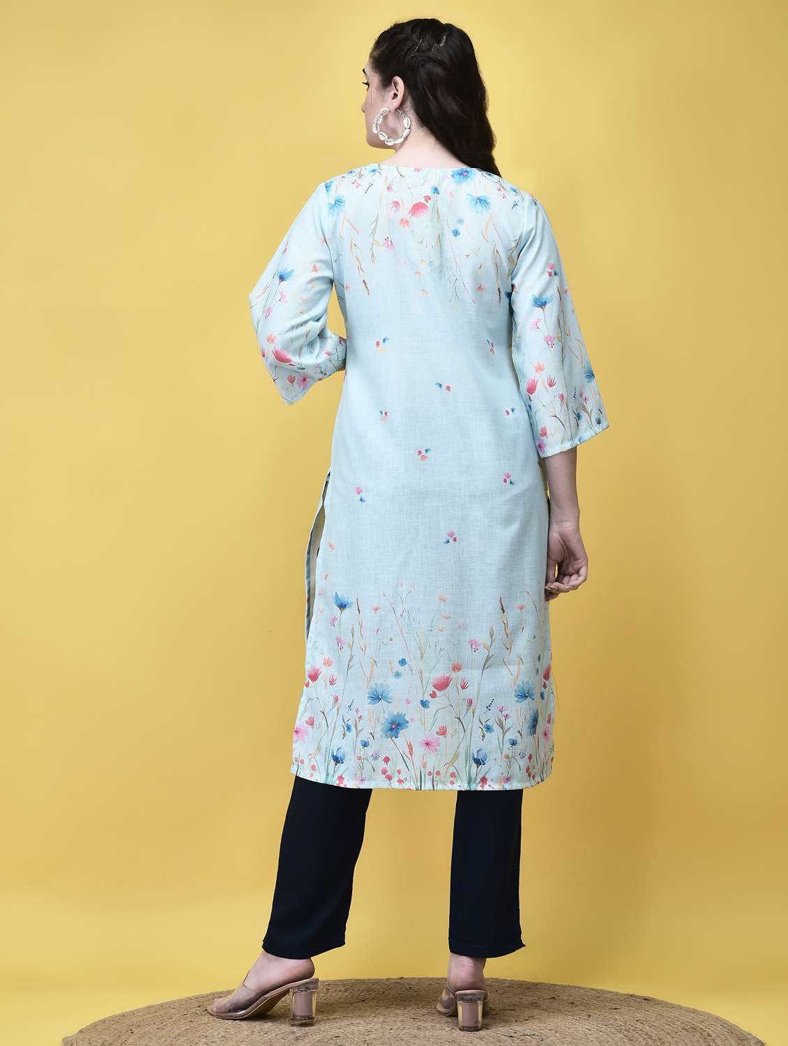 women floral three quarter sleeve straight kurta - 21913555 -  Standard Image - 4
