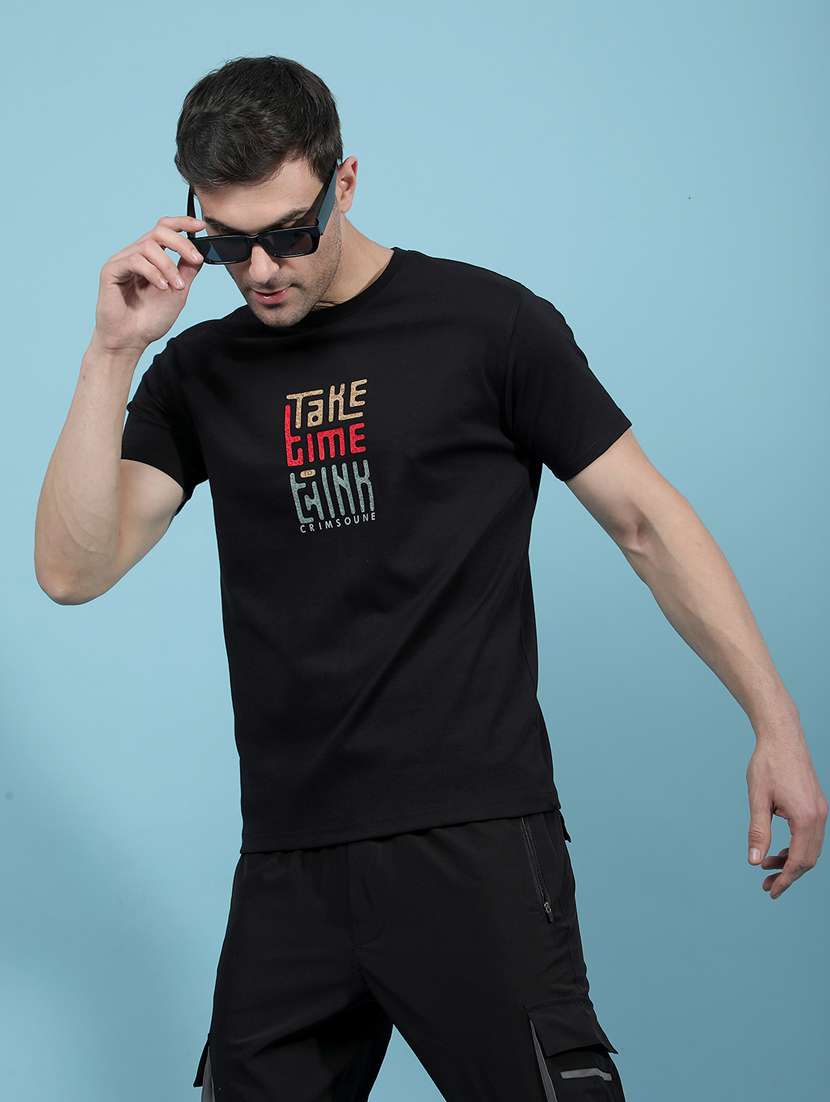 men chest print round neck regular fit t-shirt