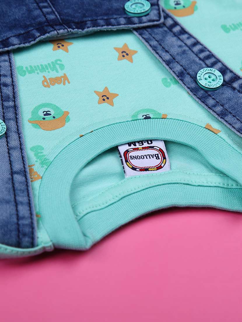 kids printed t-shirt with denim dungree set - 21914977 - Standard Image - 4
