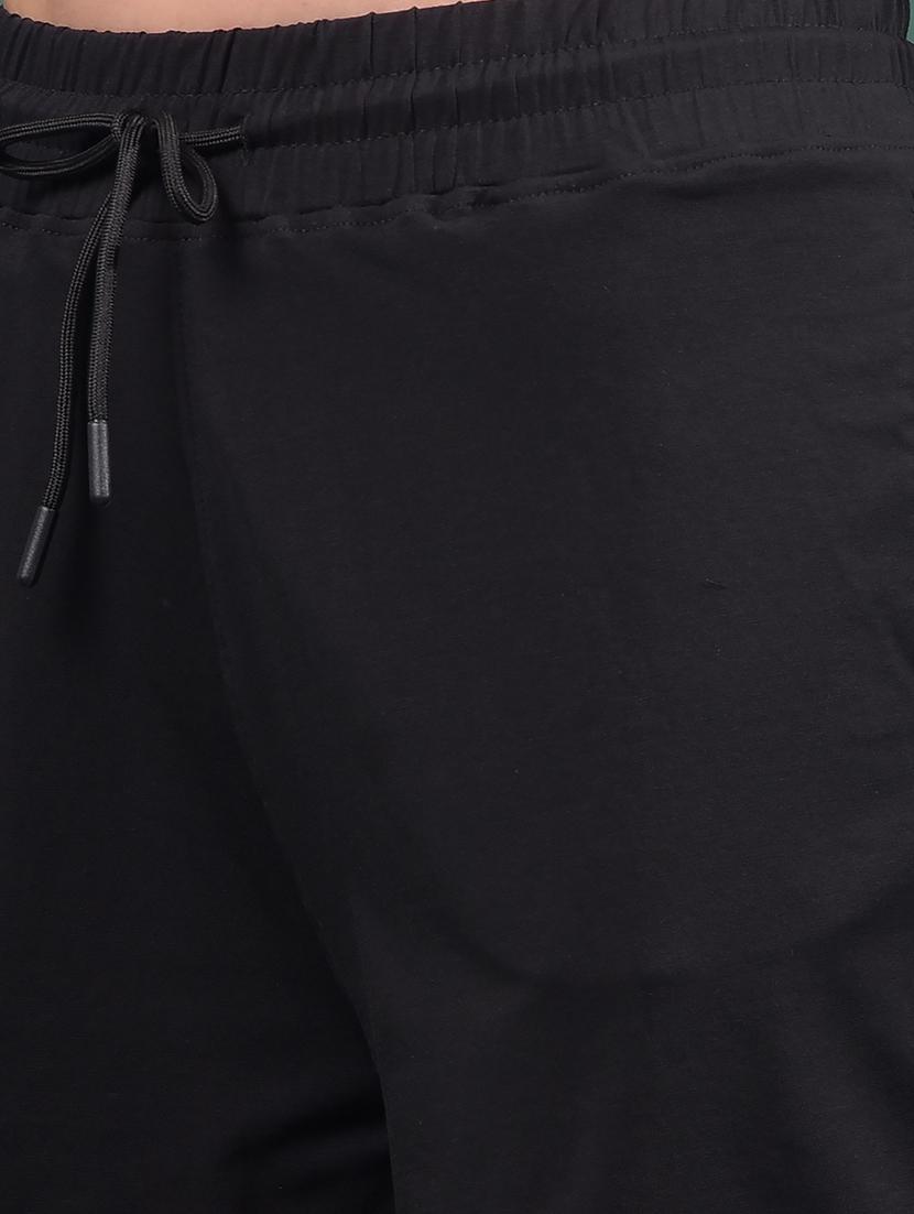 women solid mid rise regular fit shorts - 21916063 - Standard Image - 4
