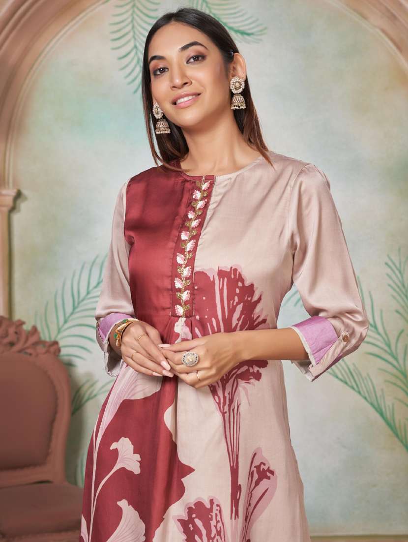 women three quarter sleeve kurta pant set - 21916159 -  Standard Image - 4