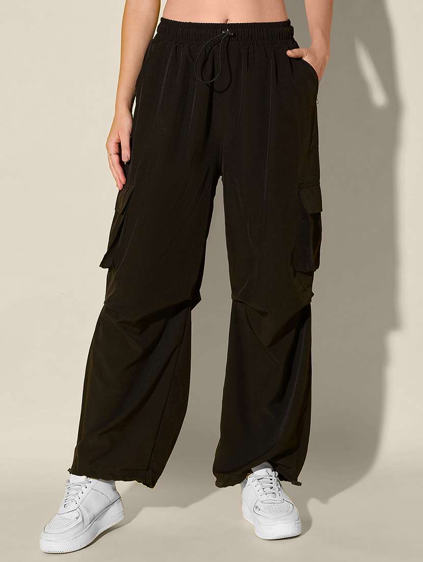 women solid high rise parachute pant