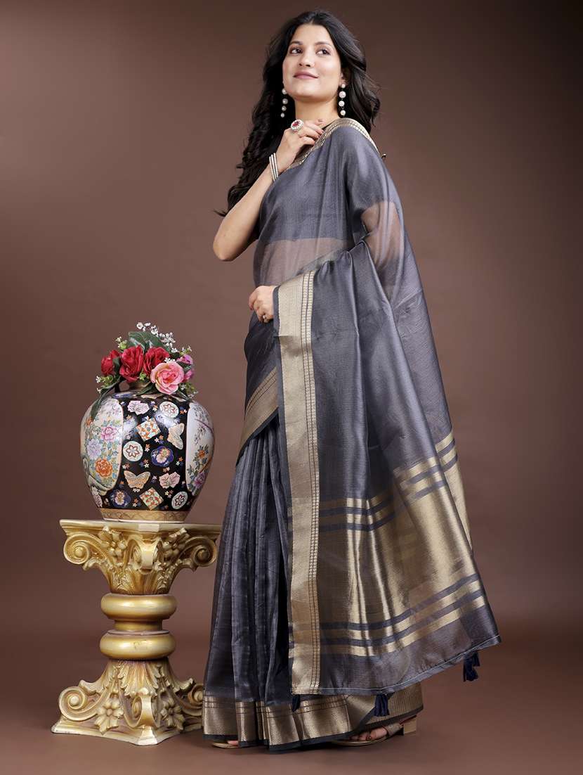 women solid with bordered saree with blouse - 21916614 -  Standard Image - 1