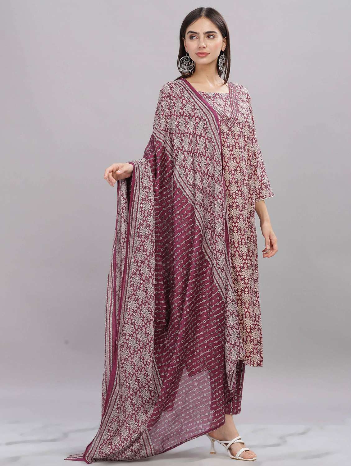 women three quarter sleeve kurta pant with dupatta set - 21916645 - Standard Image - 1