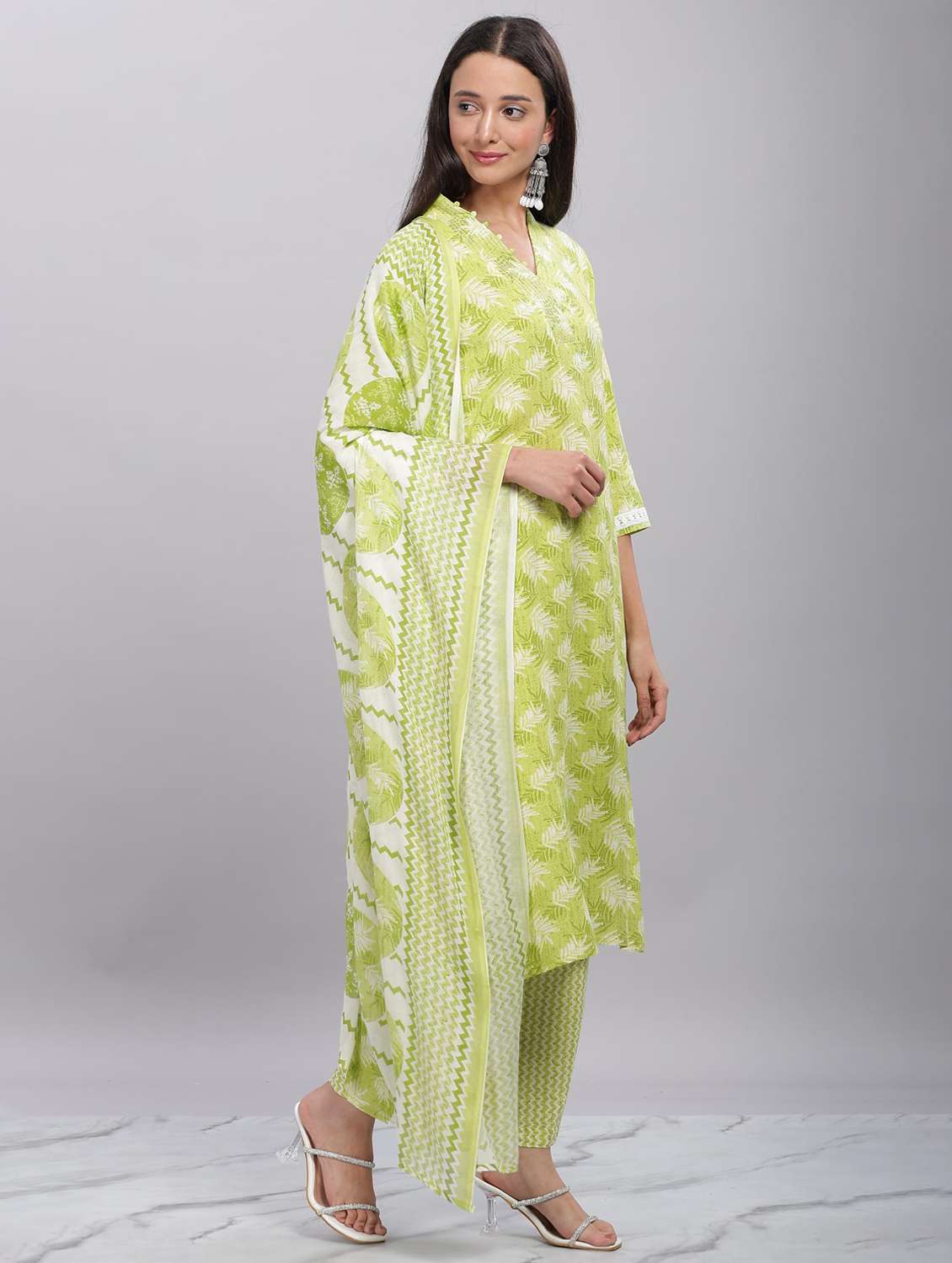 women three quarter sleeve kurta pant with dupatta set - 21916648 - Standard Image - 1