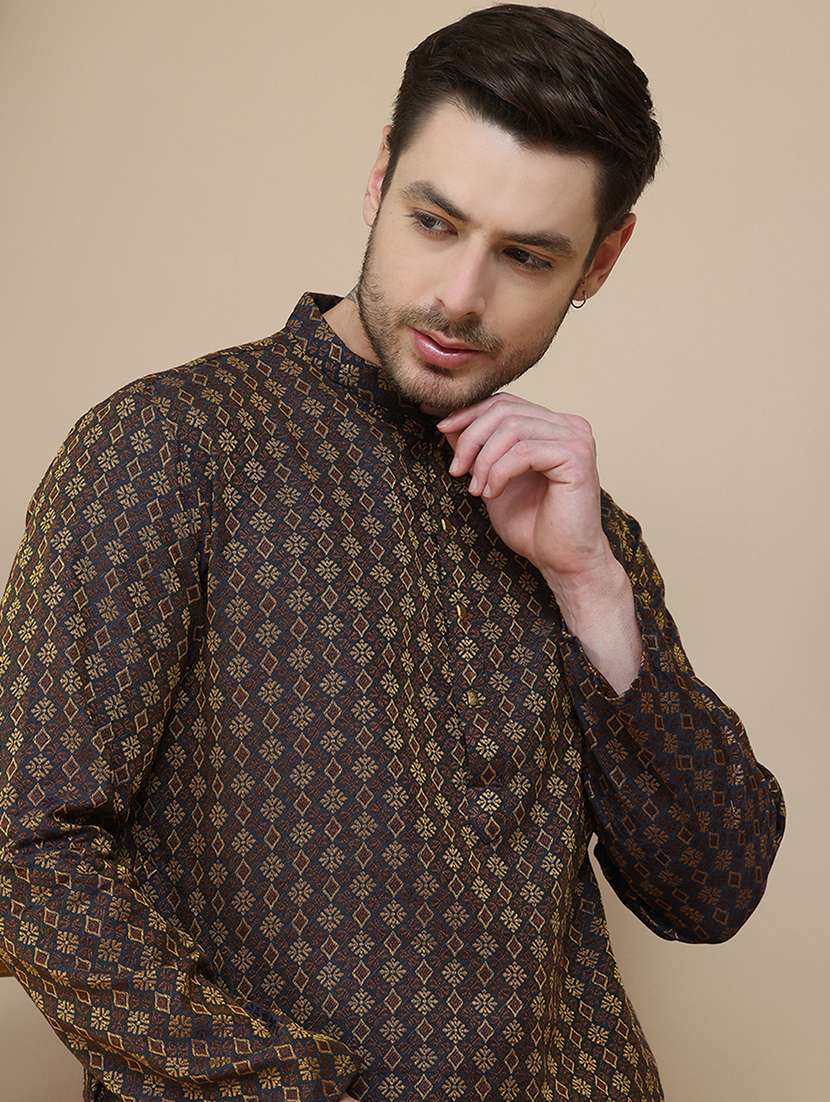 men self designed mandarin neck long kurta - 21916669 - Standard Image - 4
