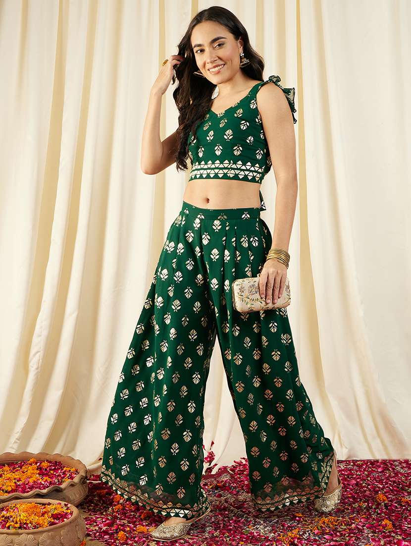 women green foil printed sleeveless top & pant set