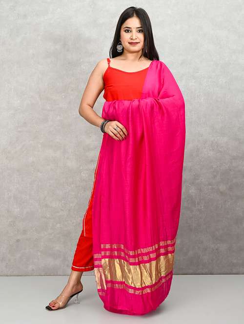 women pink solid dupatta