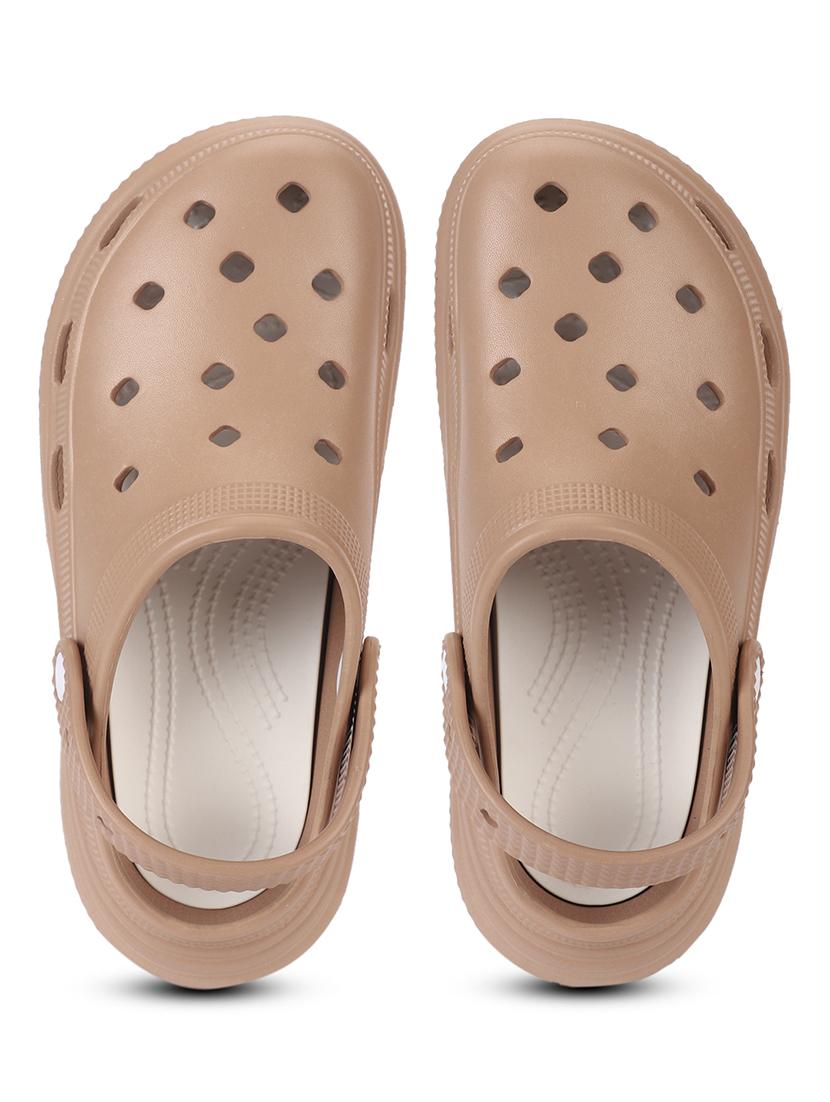 women solid slip on clogs - 21917865 - Standard Image - 4