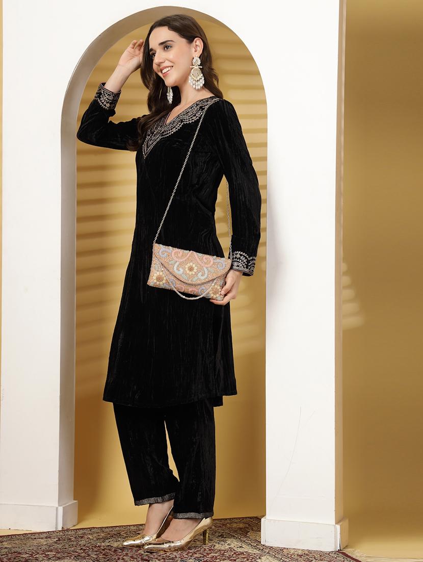 women emmbellished envelope clutch with sling chain - 21918657 - Standard Image - 6