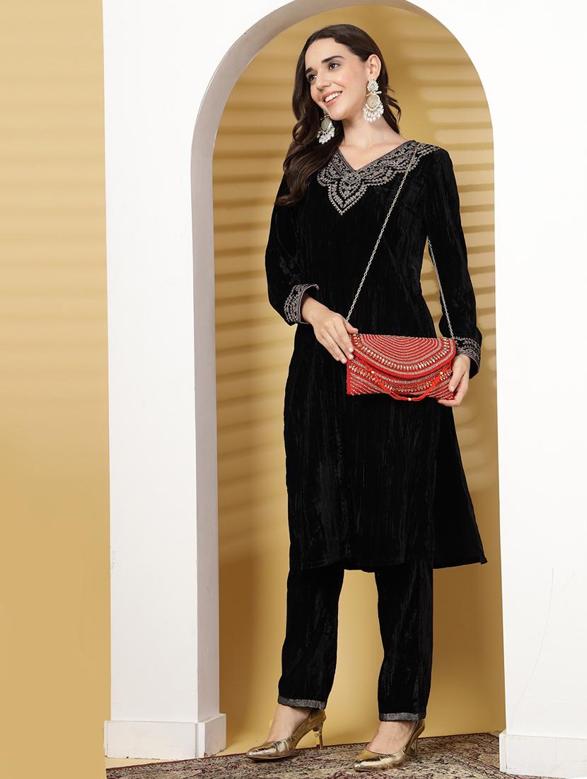 women emmbellished envelope clutch with sling chain - 21918659 - Standard Image - 6