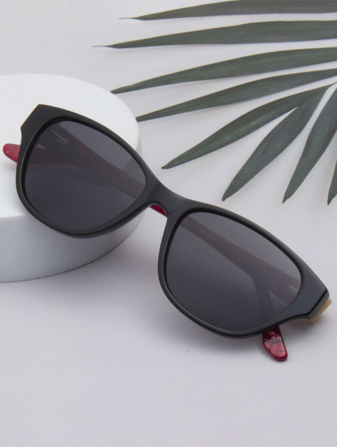 Ted Smith Women Black Premium Italian Acetate Sunglasses With Polarized Lenses.