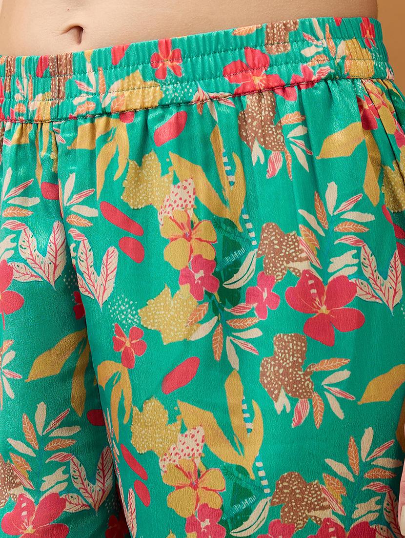 women green floral printed v-neck gotta lace straight kurta with pant set - 21918785 - Standard Image - 4