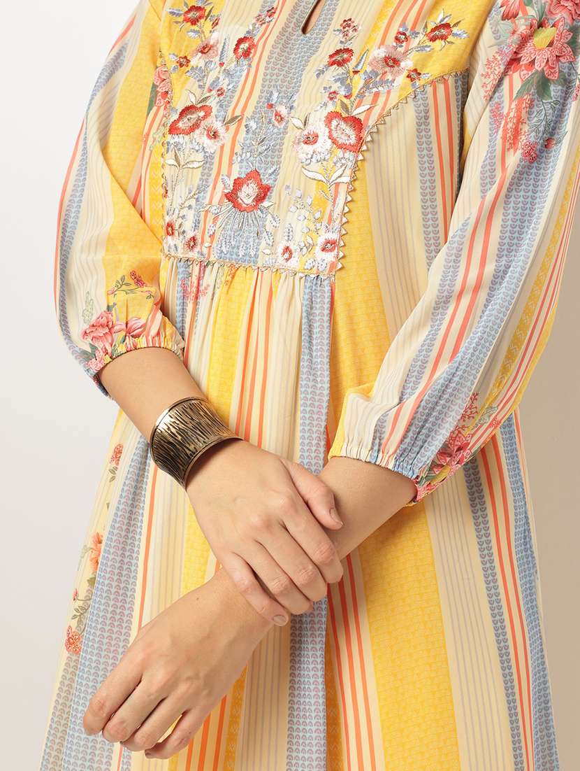 women three quarter sleeve kurta pant with dupatta set - 21918804 -  Standard Image - 6