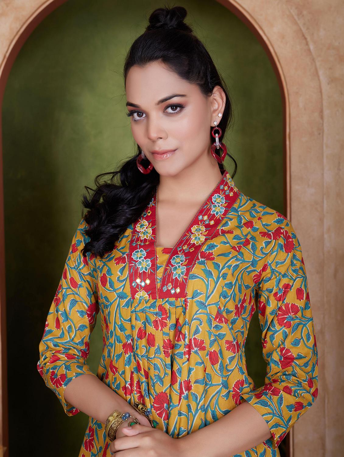 women three quarter sleeve kurta pant with dupatta set - 21918855 - Standard Image - 4