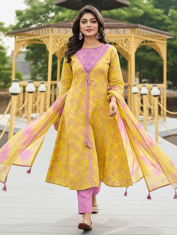 women three quarter sleeve kurta pant with dupatta set - 21918858 -  Standard Image - 1
