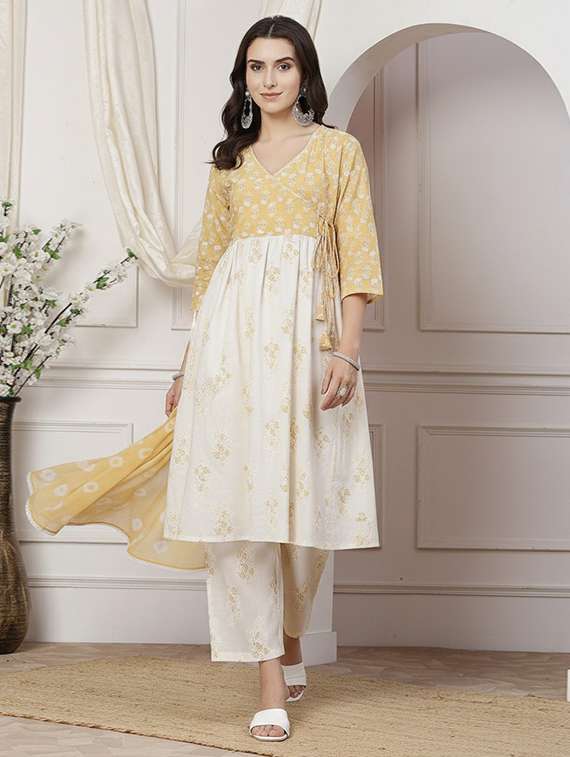 women three quarter sleeve kurta pant with dupatta set - 21918860 -  Standard Image - 1