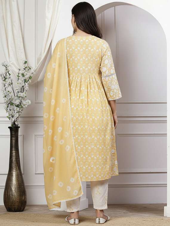 women three quarter sleeve kurta pant with dupatta set - 21918861 -  Standard Image - 4