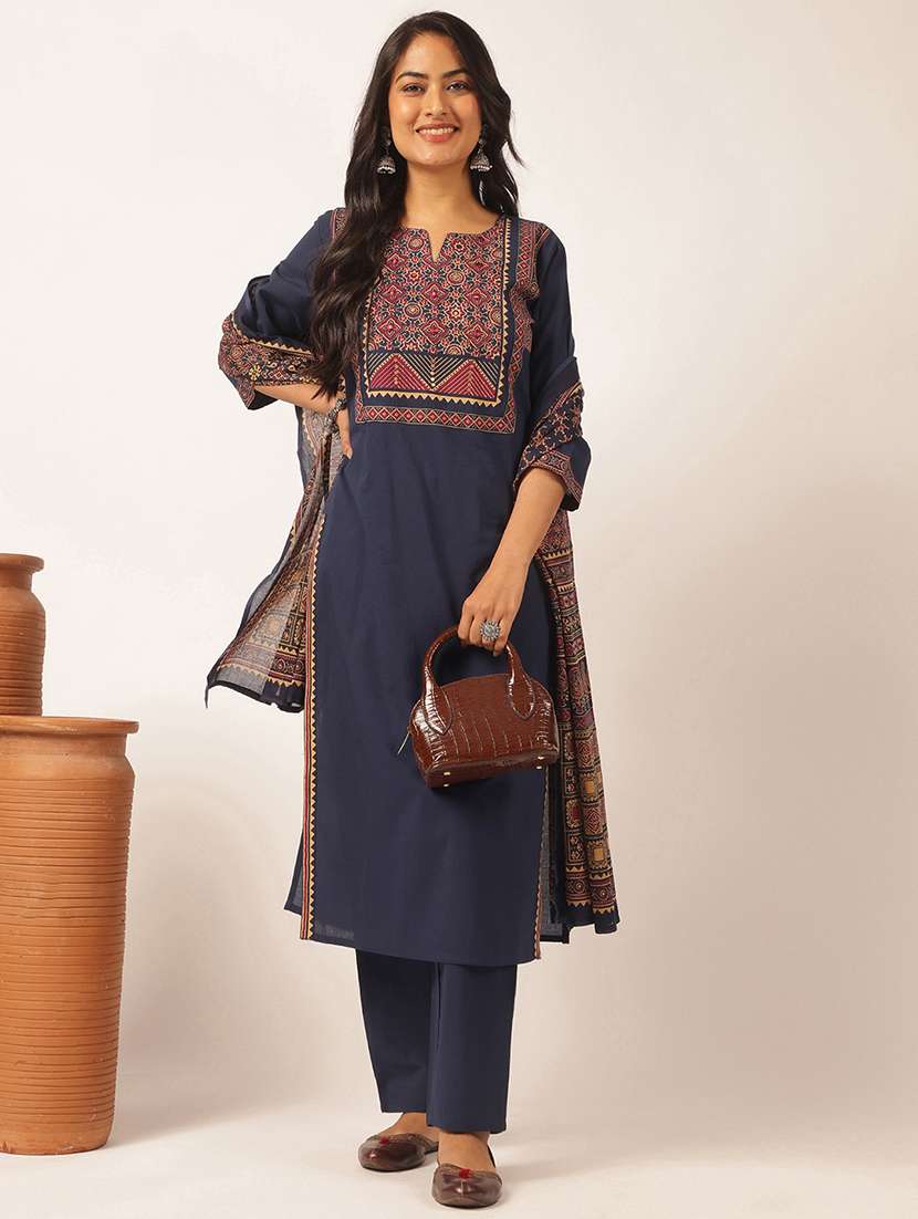 women three quarter sleeve kurta pant with dupatta set - 21918871 -  Standard Image - 4