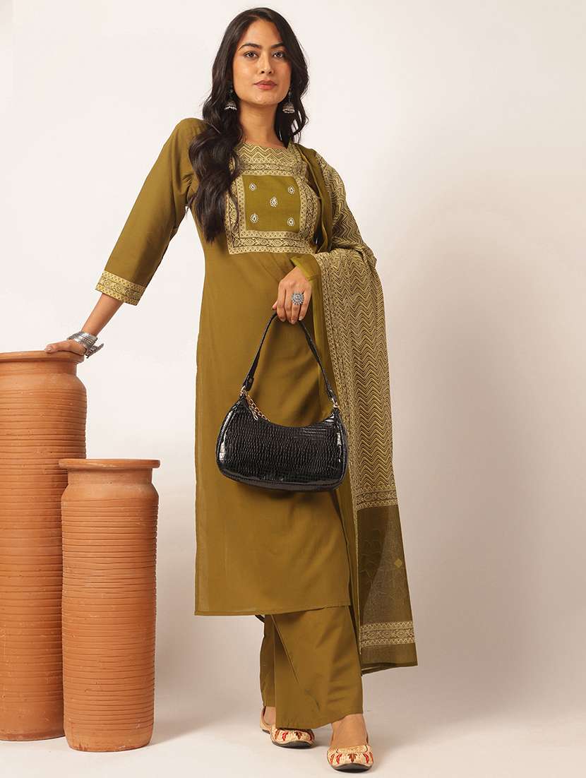 women printed kurta and palazzo with dupatta  - 21918877 -  Standard Image - 4