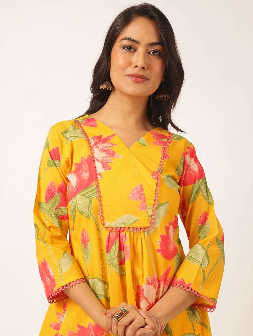 women three quarter sleeve kurta pant set - 21918921 -  Standard Image - 4