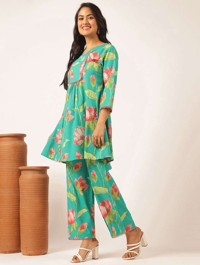 women three quarter sleeve kurta pant set - 21918922 -  Standard Image - 1