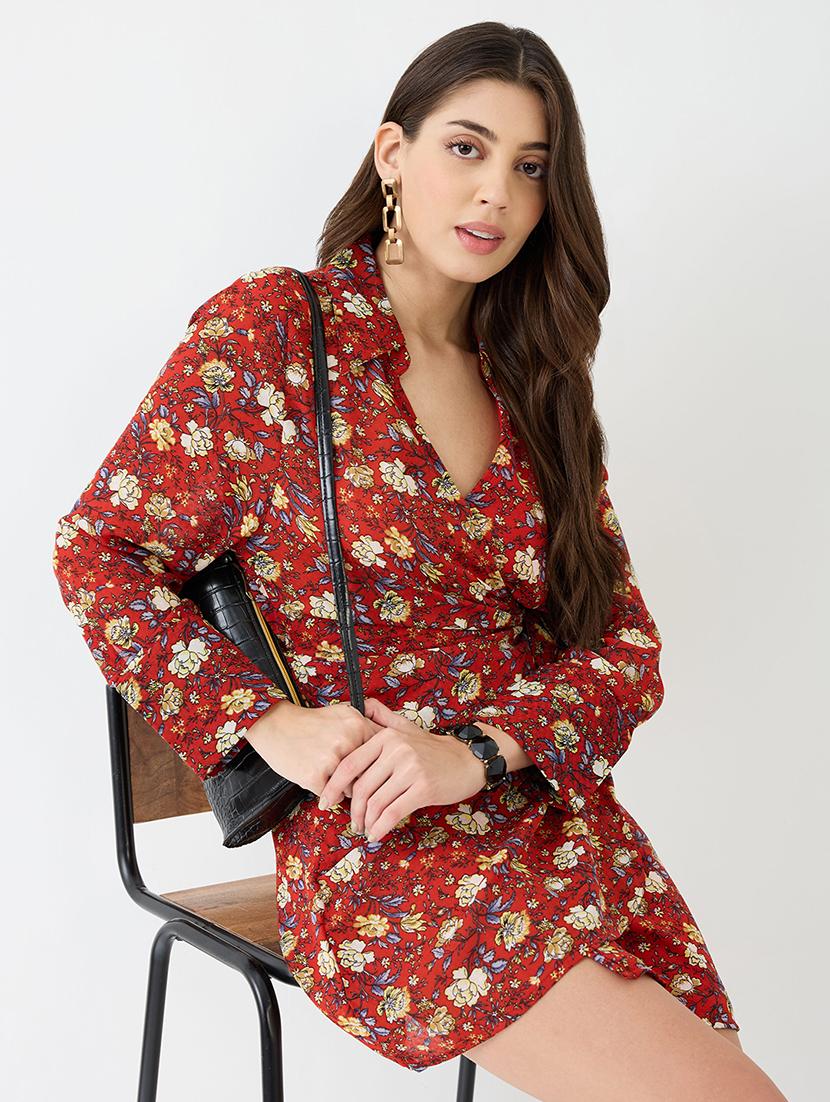 women red collared v-neck cuffed sleeves allover floral print mini tie-up wrap dress - 21918953 - Standard Image - 4
