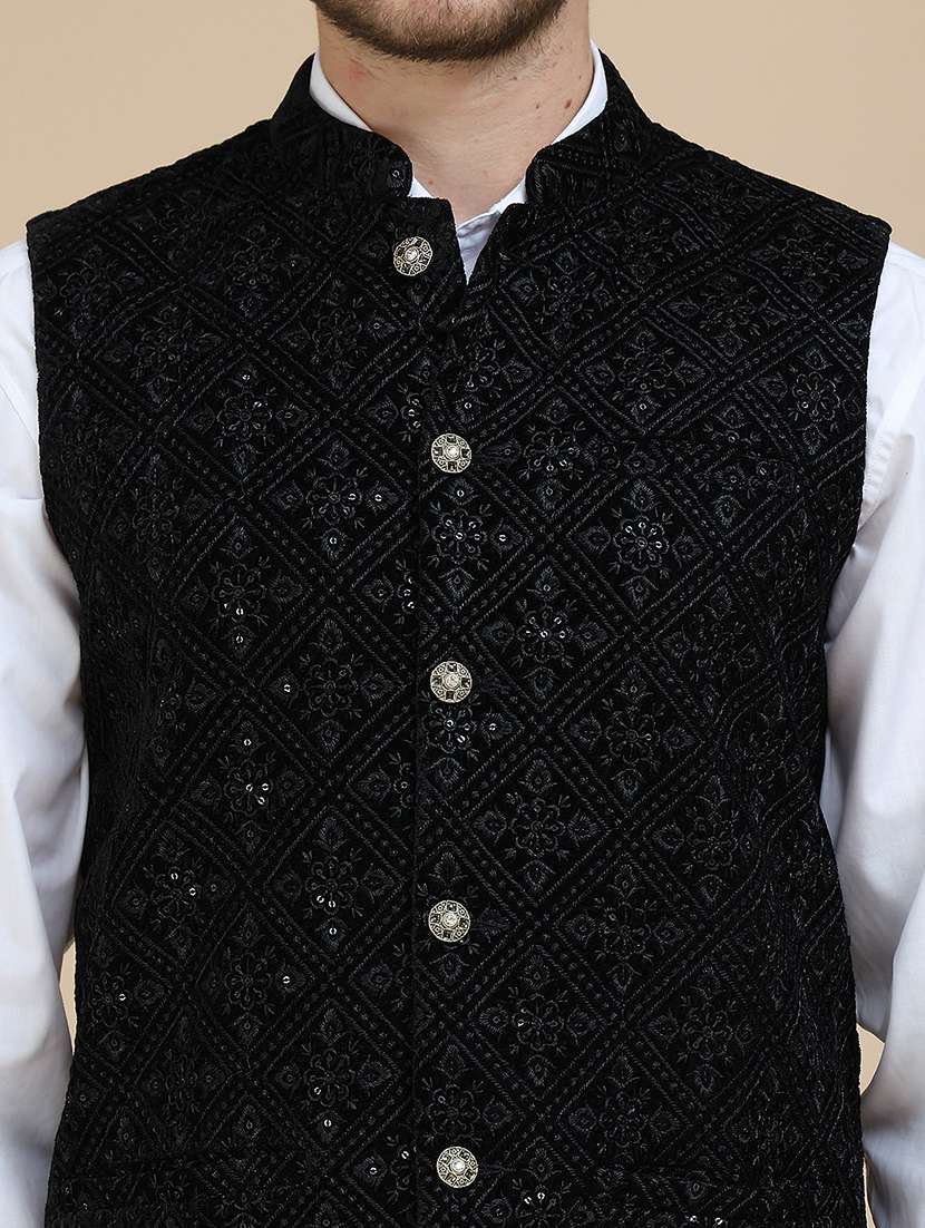 men embroidered sleeveless nehru jacket - 21919288 -  Standard Image - 4