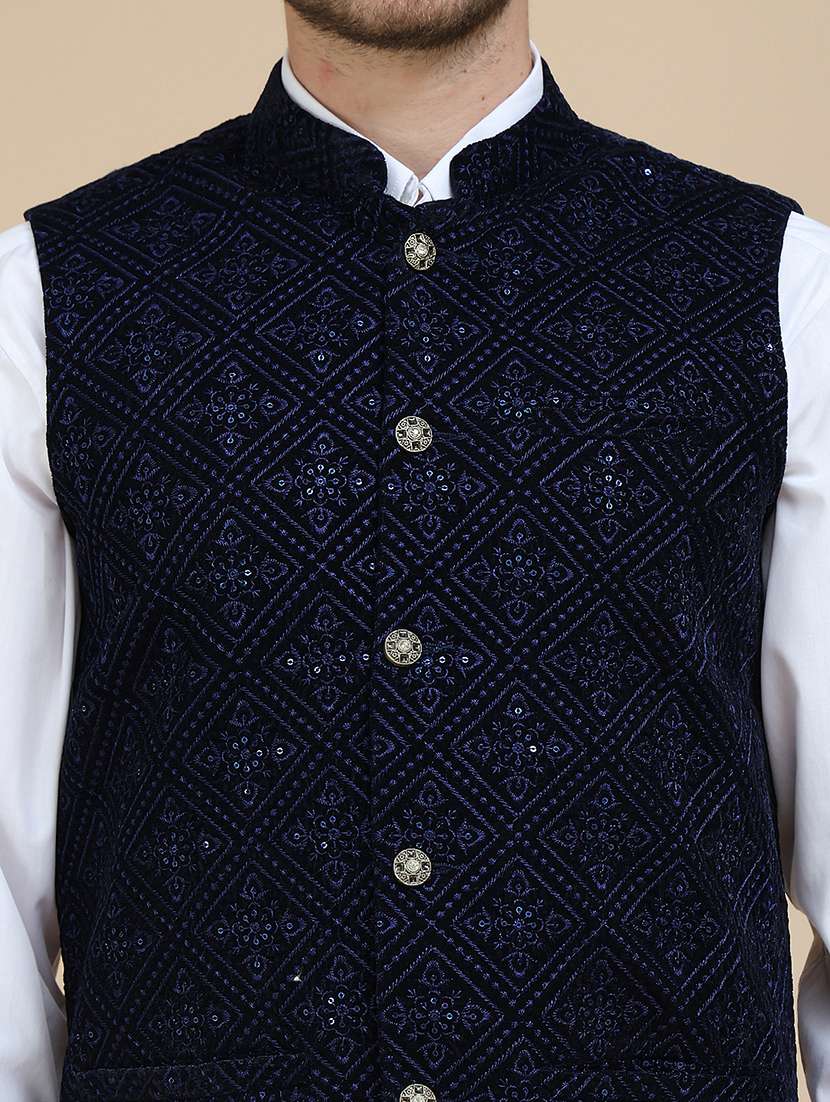 men embroidered sleeveless nehru jacket - 21919289 -  Standard Image - 4