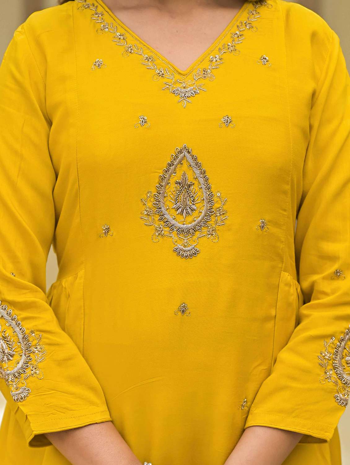 women three quarter sleeve kurta pant with dupatta set - 21919850 - Standard Image - 4