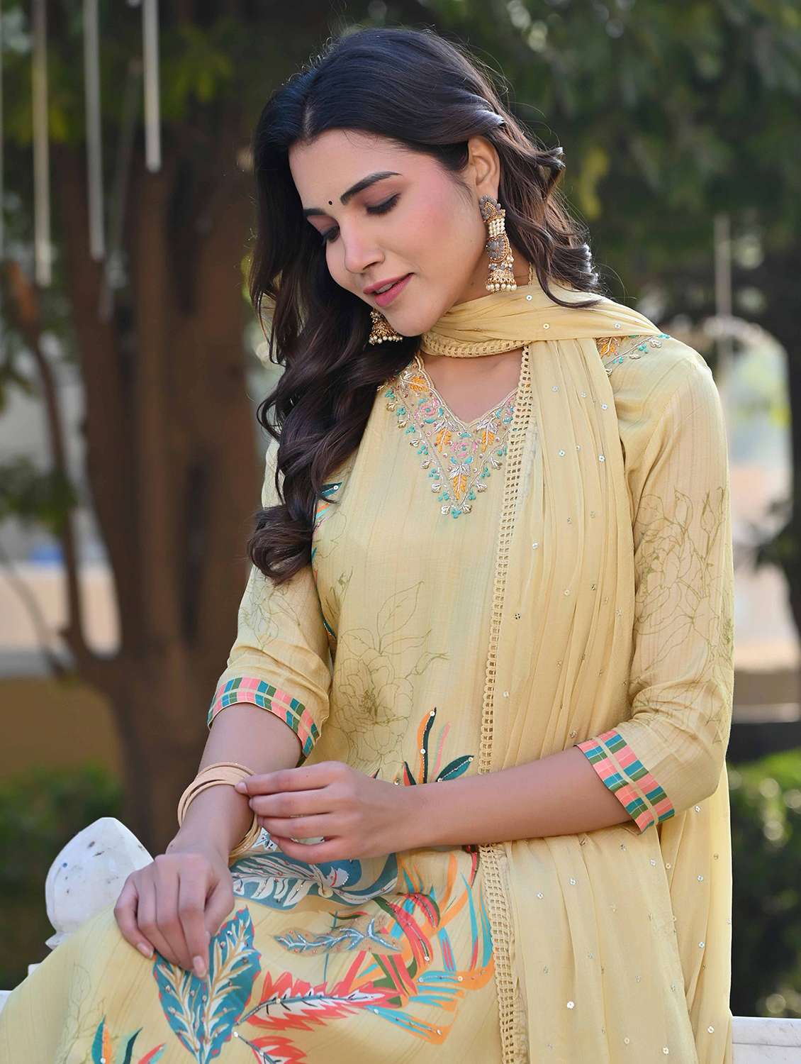 women three quarter sleeve kurta pant with dupatta set - 21919854 -  Standard Image - 4