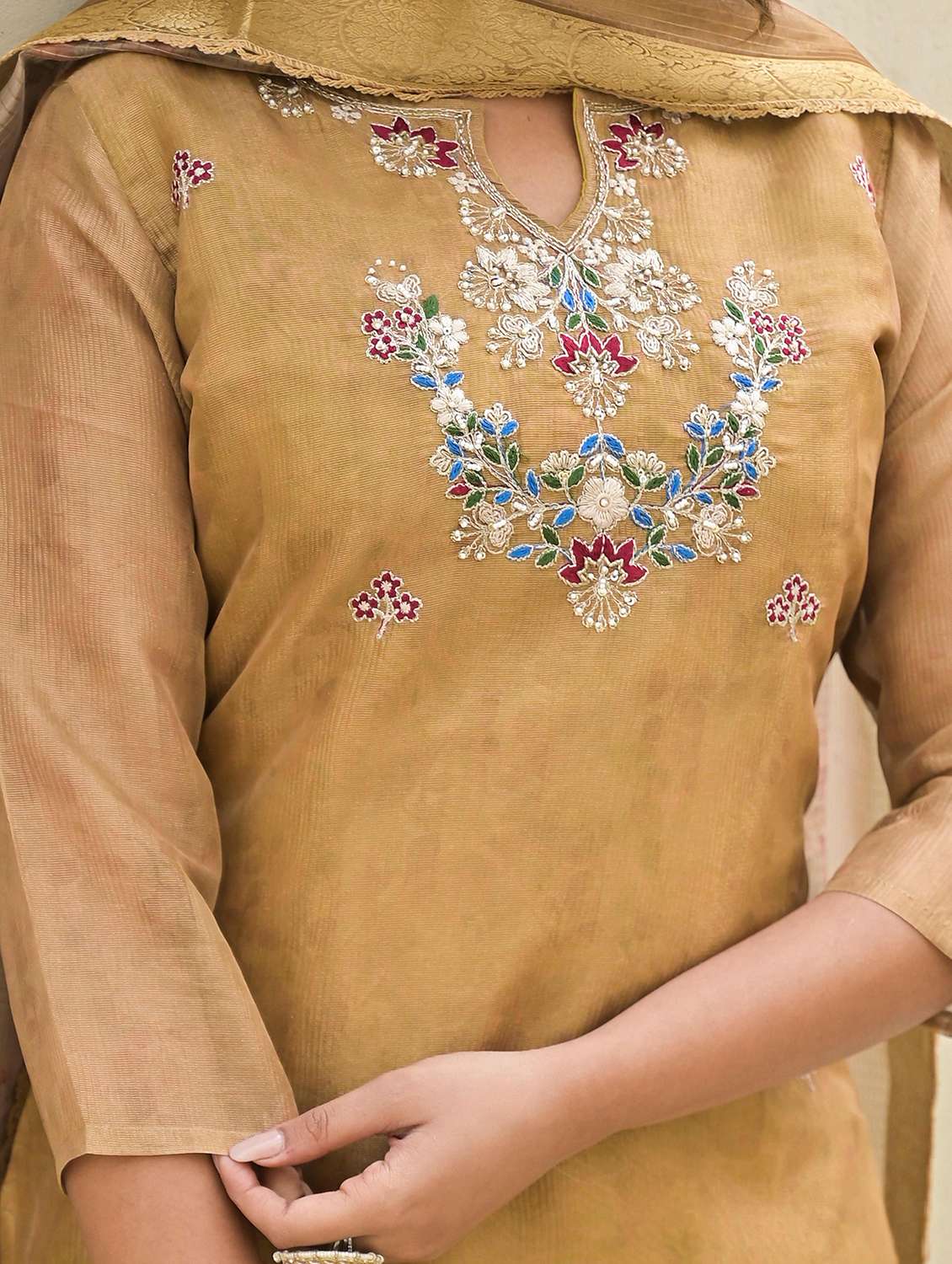 women three quarter sleeve kurta pant with dupatta set - 21919855 -  Standard Image - 4