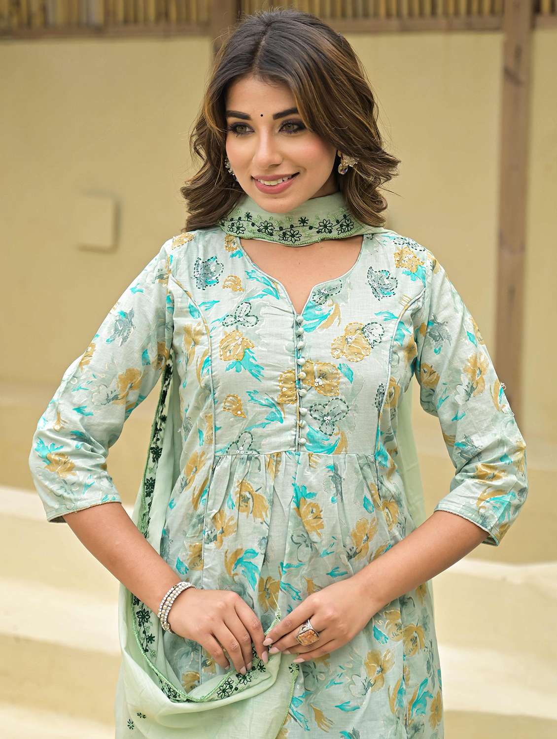 women three quarter sleeve kurta pant with dupatta set - 21919856 -  Standard Image - 4