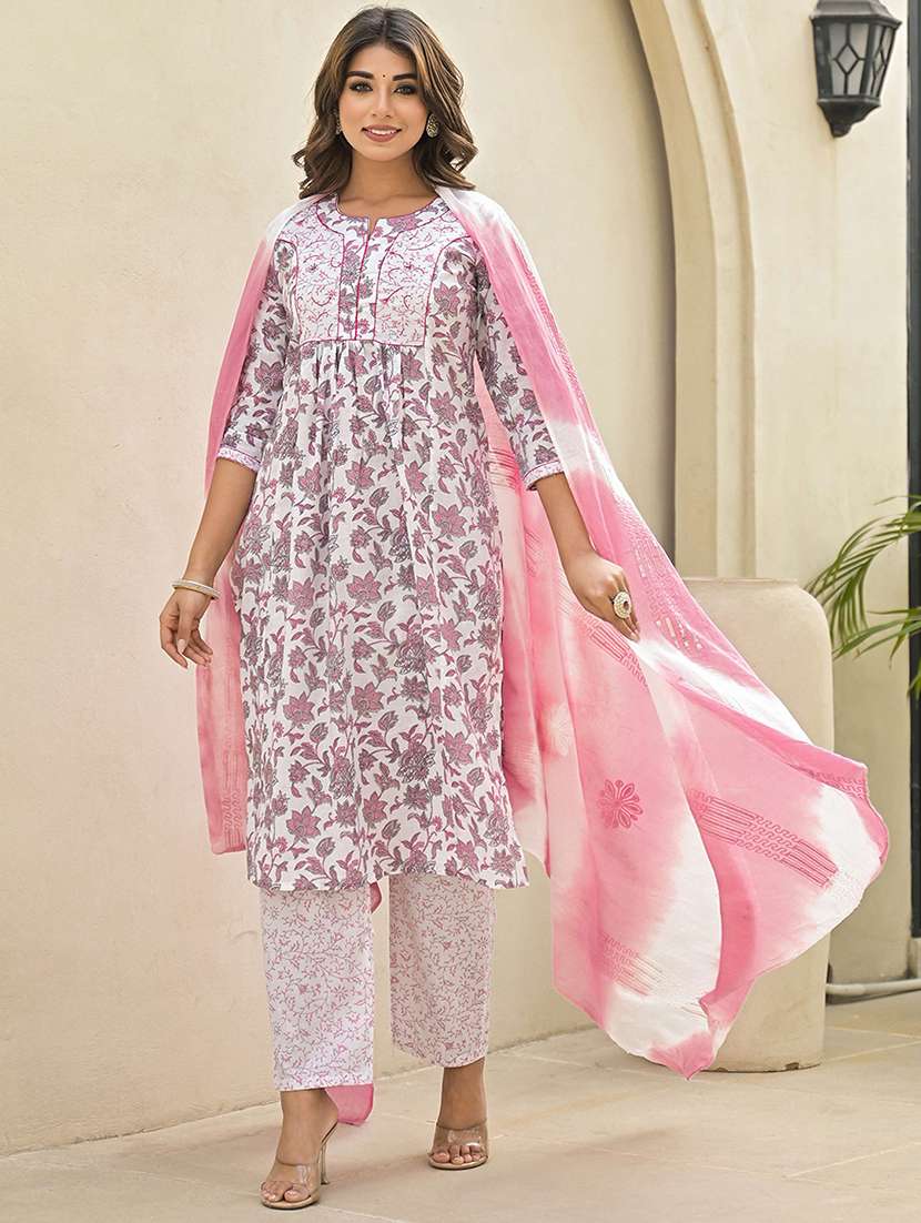 Women Three Quarter Sleeve Kurta Pant With Dupatta Set - 21919872 -  Standard Image - 4
