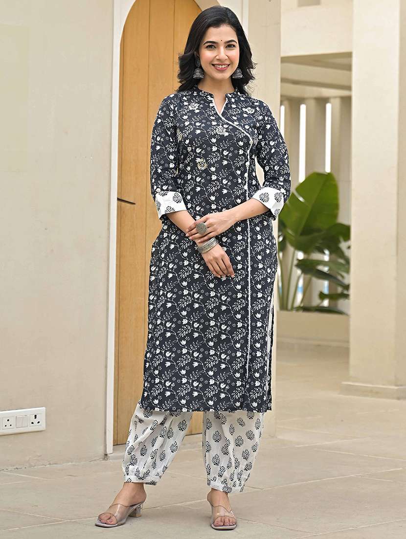 women three quarter sleeve kurta pant with dupatta set - 21919876 -  Standard Image - 4