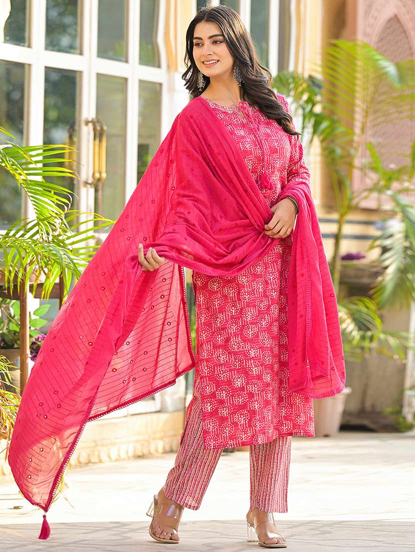 women three quarter sleeve kurta pant with dupatta set - 21919881 -  Standard Image - 1