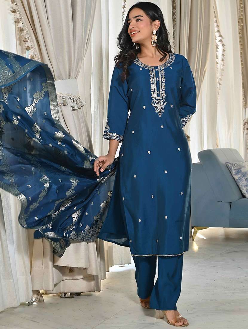 women three quarter sleeve kurta pant with dupatta set - 21919882 - Standard Image - 4