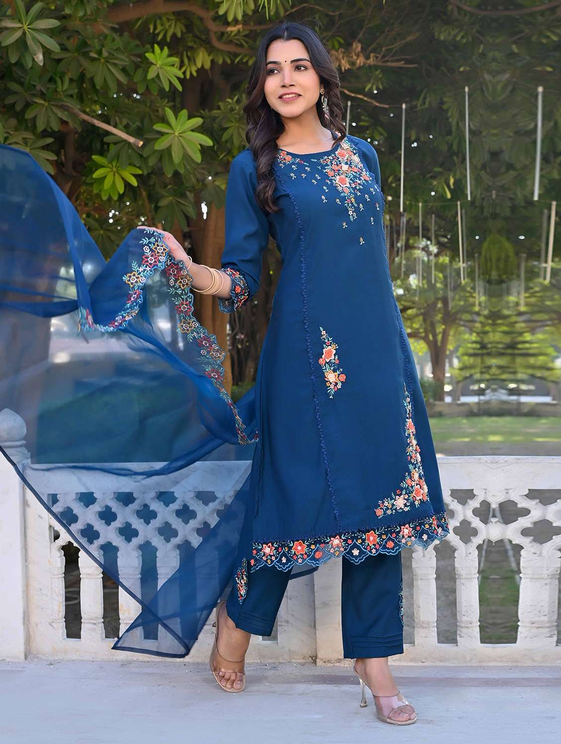 women three quarter sleeve kurta pant with dupatta set - 21919894 -  Standard Image - 1